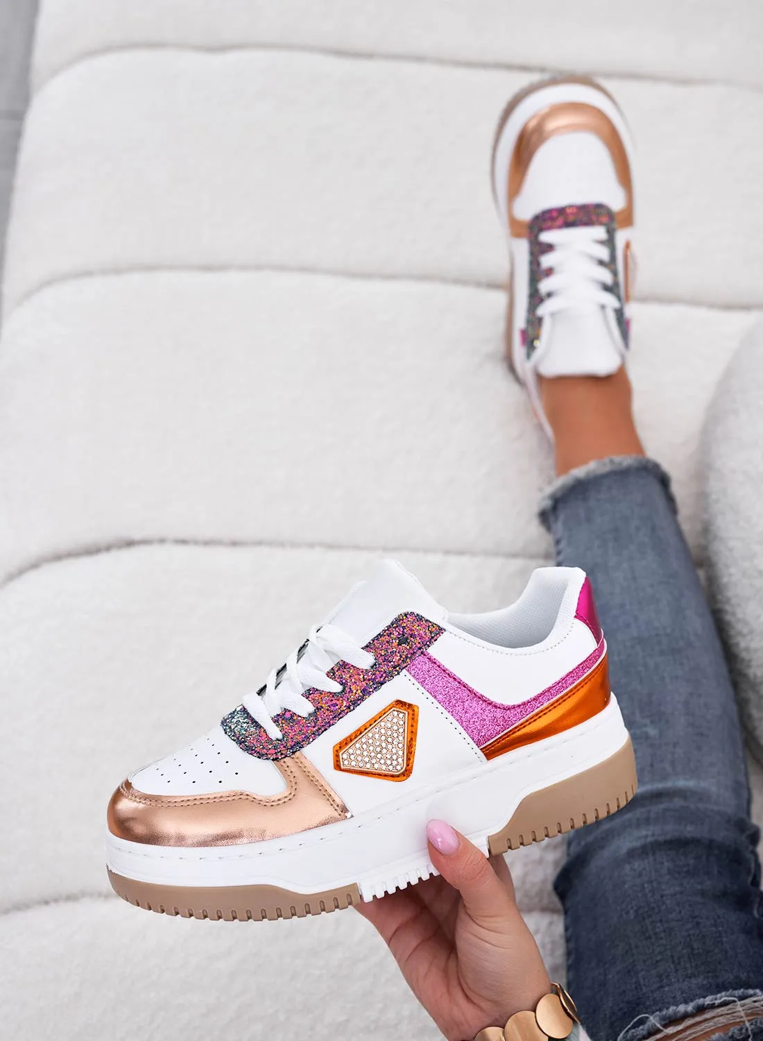 CLOE - Sneakers bianche con pannelli a contrasto e glitter