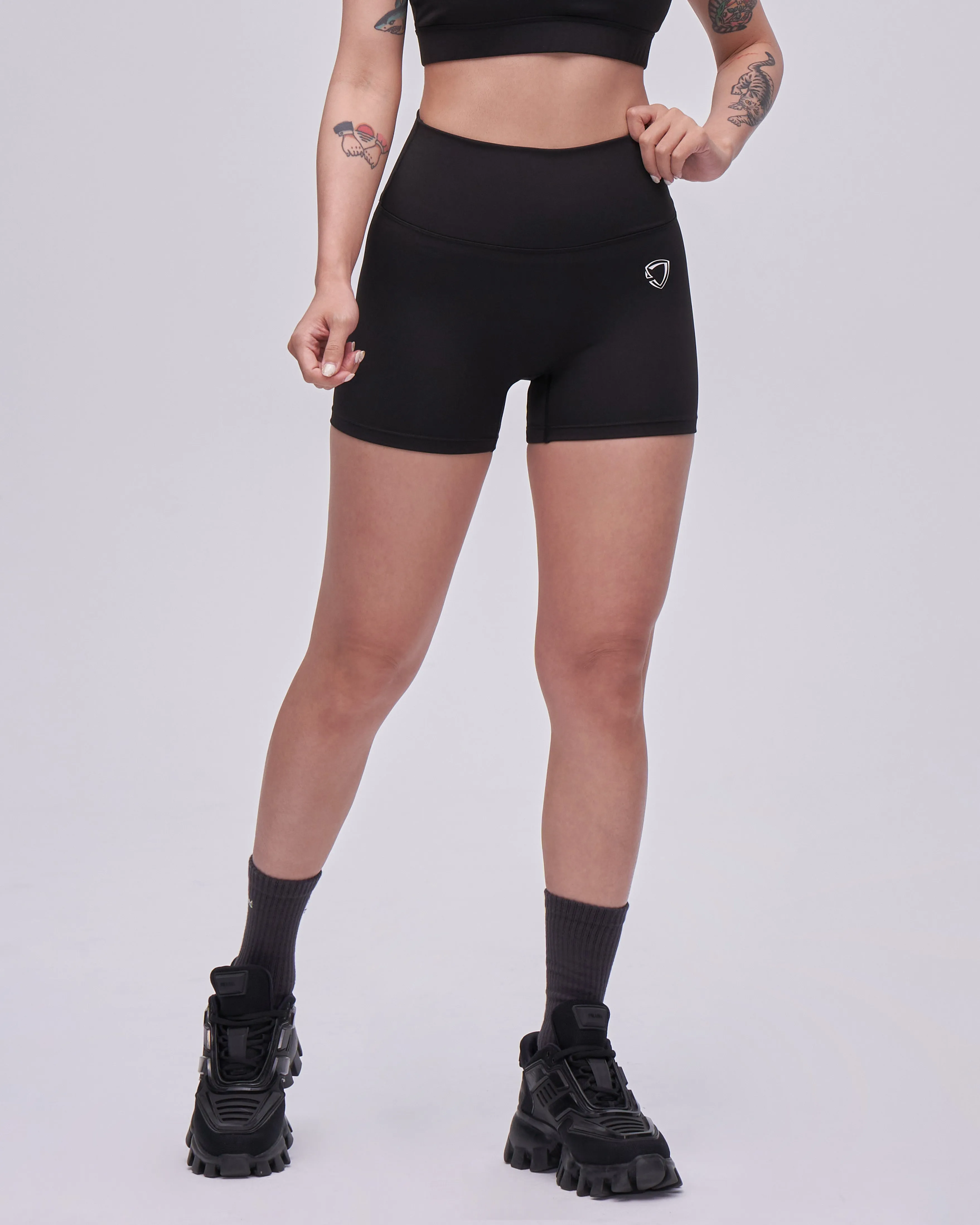 Essential High-Waisted Shorts 4"